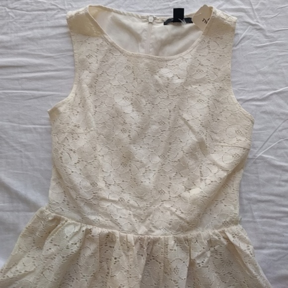 ✨3/$15✨ NWT Cream Lace Dress - Picture 3 of 4